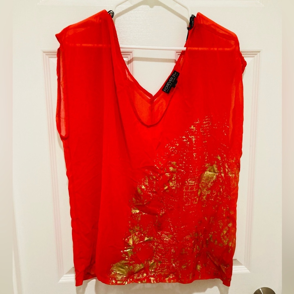 LIKE NEW Forever‎ 21 Plus Sizes Size 2X Vibrant Red and Gold SEE THROUGH Blouse